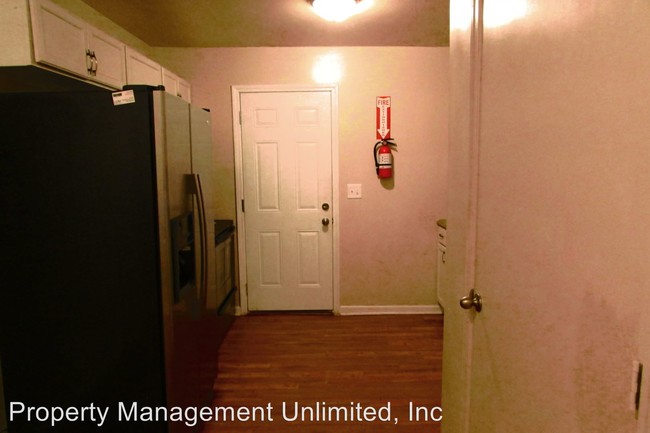 Building Photo - 5919 Lone Oak Dr SW