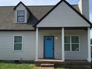 Building Photo - 3534-3534 Chesapeake Dr