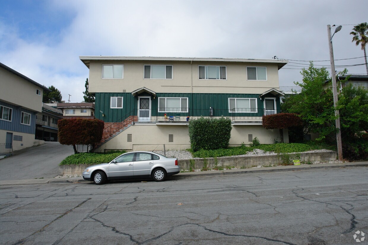 Building Photo - 1608 Fifth