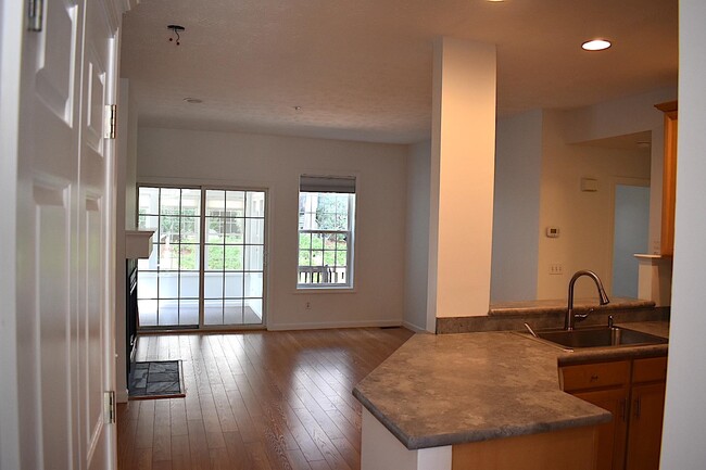 Foto del edificio - 8 Rose Ln