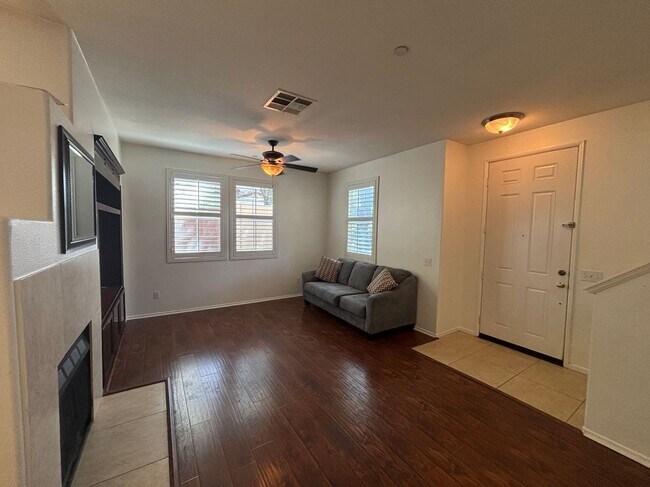 Foto del edificio - 3331 Night Bloom Ln
