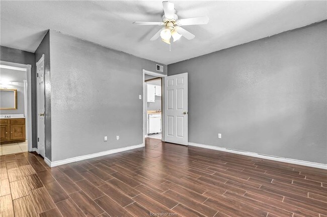 Building Photo - 1612 Leona Dr