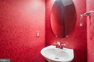 Building Photo - 6081 Madison Pointe Ct