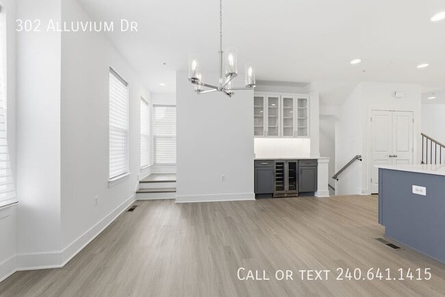 Building Photo - 302 Alluvium Dr