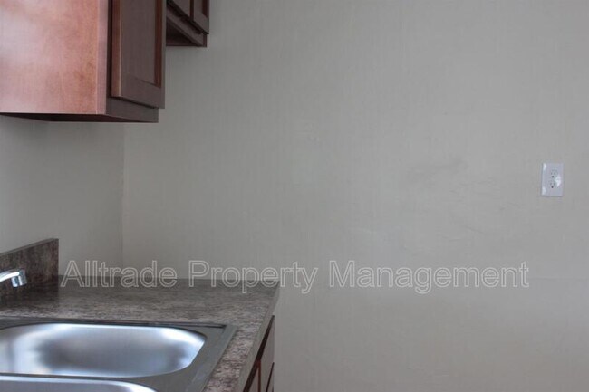Building Photo - 513 N 31st St