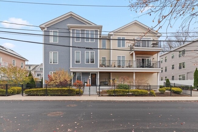 Building Photo - 6 Ashland St