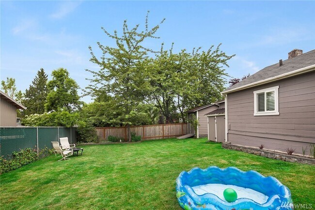 Yard - 14 19th Ave
