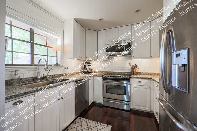 Building Photo - 5950 N 78th St