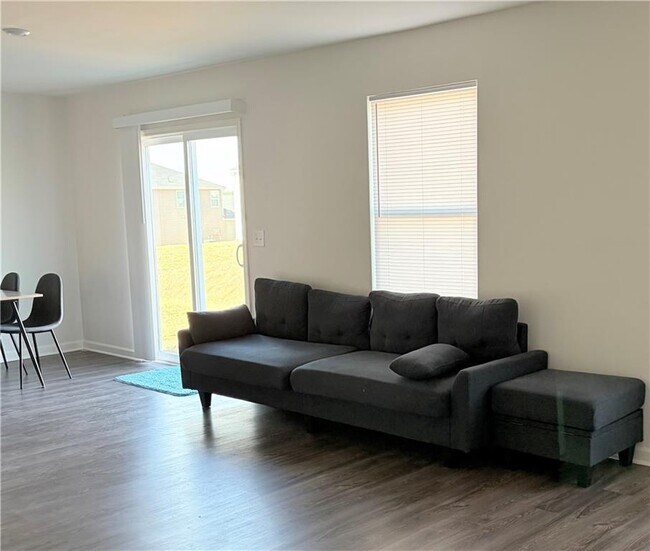 Foto del edificio - 620 Tudor St