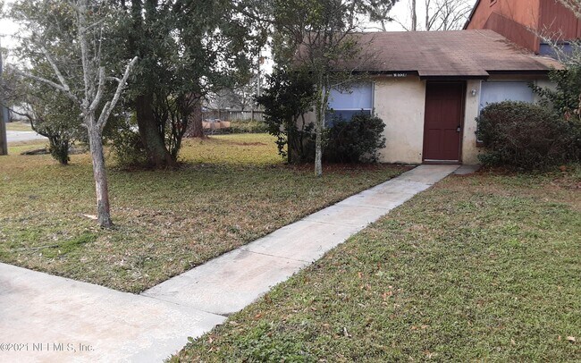 Building Photo - 2655 Sunrise Village Dr