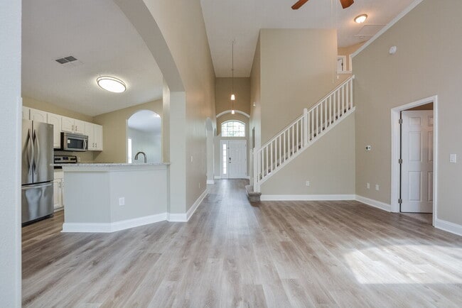 Building Photo - 8344 Lake Amhurst Trail