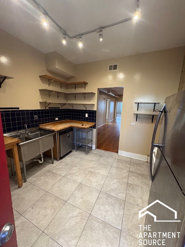 Foto del edificio - 1154 W 18th St