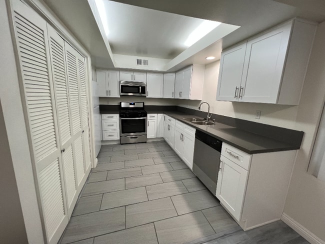 Photo - 1600 S Bentley Ave Apartment