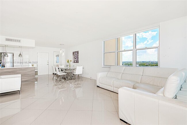 Building Photo - 2501 S Ocean Dr
