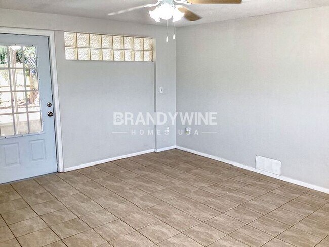 Building Photo - MOVE IN SPECIAL - $1000 off JUNE RENT with...