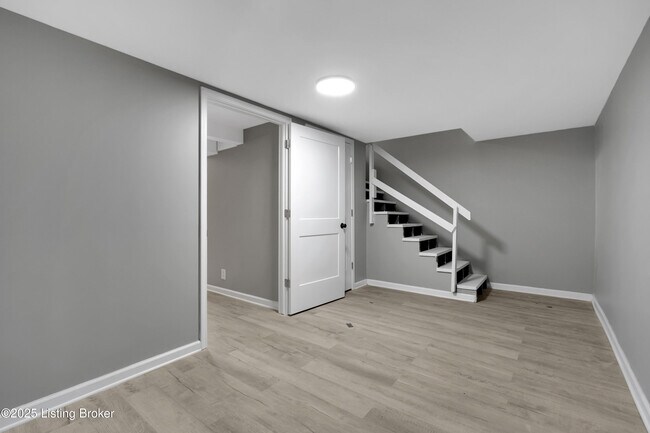 Building Photo - 11728 Tazwell Dr
