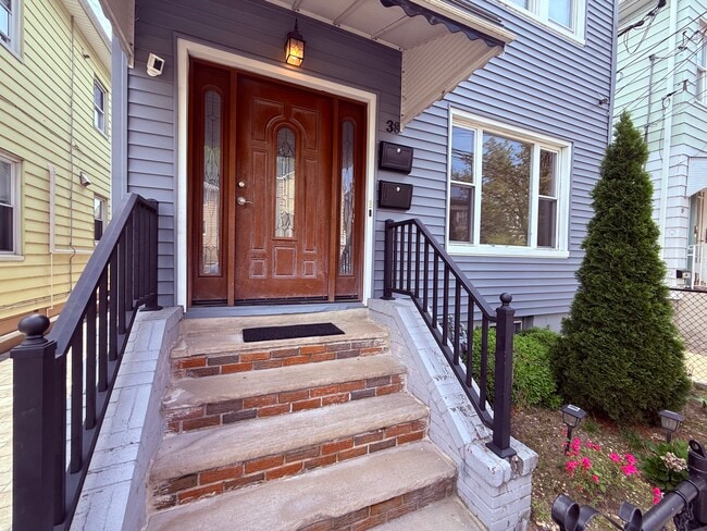 Building Photo - 38 Lanza Ave