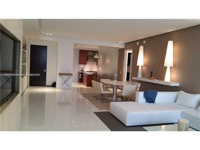 Foto del edificio - 9701 Collins Ave