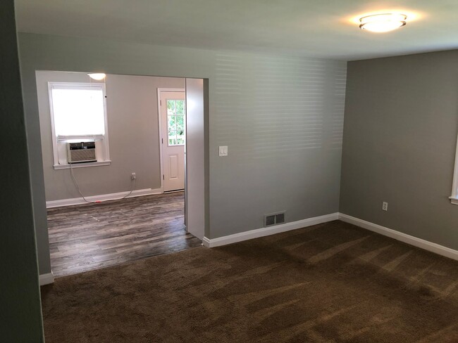 Building Photo - RENOVATED 4 bed 1 bath home in Glen Burnie