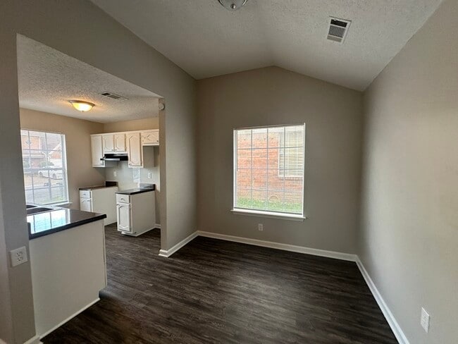 Building Photo - 5499 Emerald Hills Dr