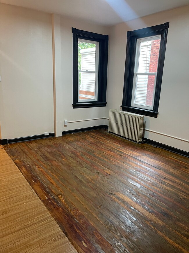 Sala de estar - 305 N 5th Ave