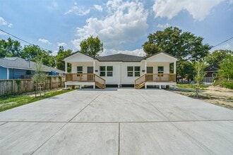 Building Photo - 3007 Bringhurst St