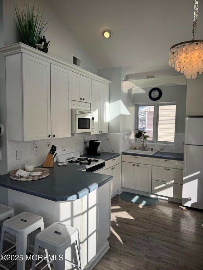 Foto del edificio - 120 W Chadwick Way