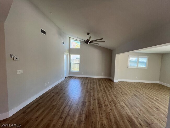 Foto del edificio - 1361 Lake Shore Dr