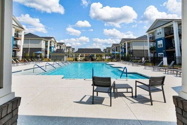 Foto del edificio - Village at Hunter's Run Apartments