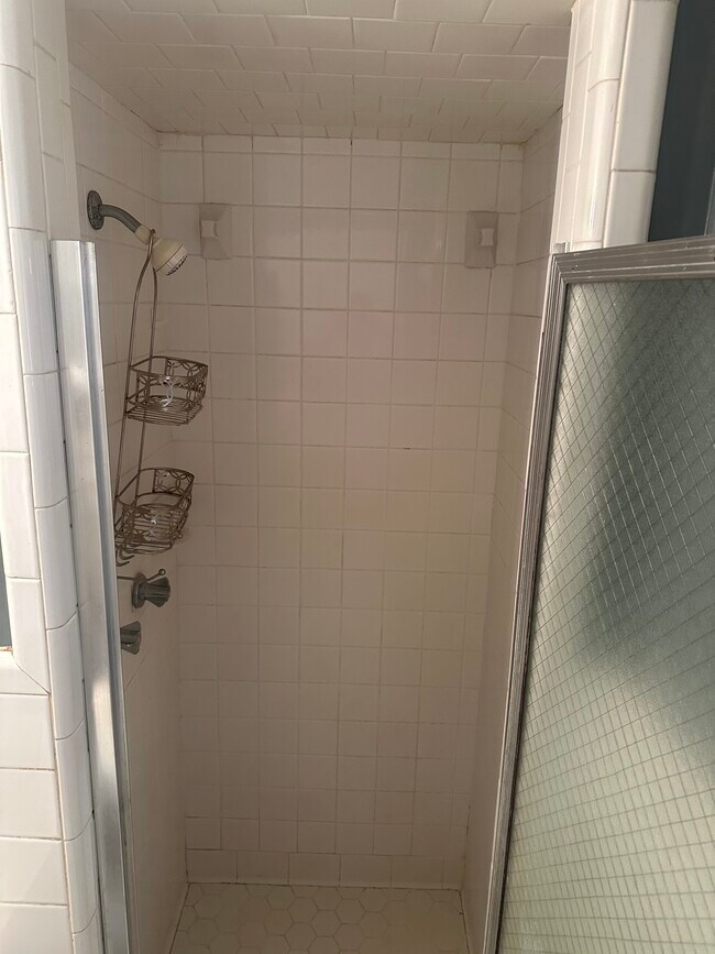 Foto del edificio - 221 Belaire Dr