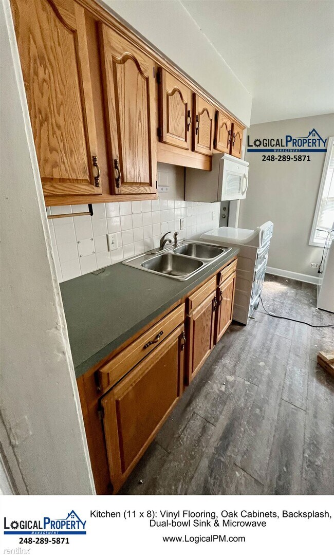 Building Photo - 3 br, 1 bath House - 23078 Rosalind Ave
