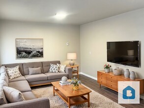 Building Photo - 1021 W Vermijo Ave