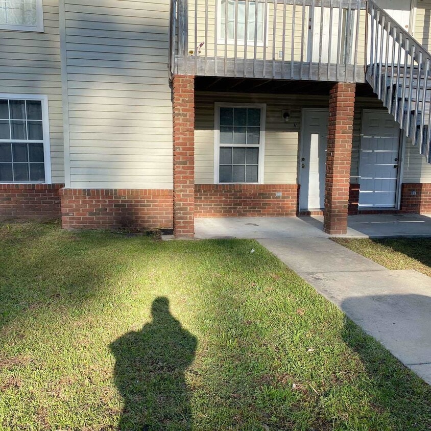 Building Photo - Apartment for Rent