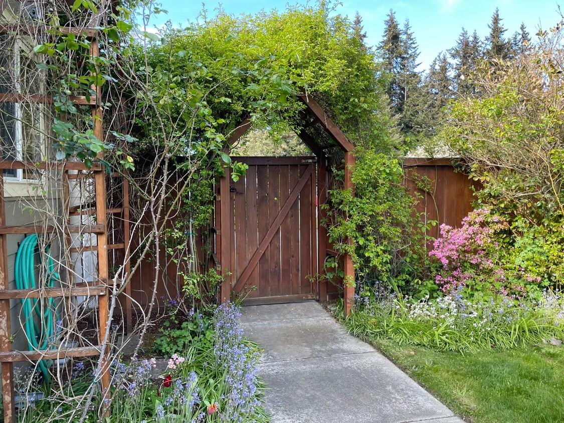 5564 S Vesel Ct, Freeland, WA 98249 House Rental in Freeland, WA