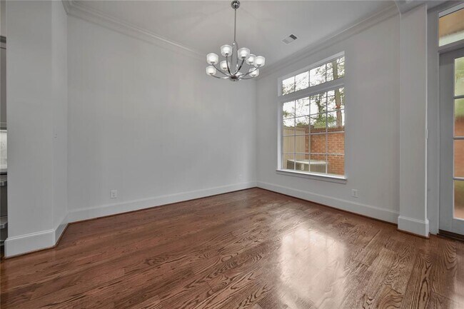 Foto del edificio - 42 Wooded Park Pl