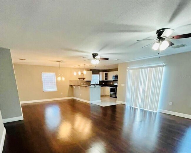Building Photo - 242 Abbotsbury Dr