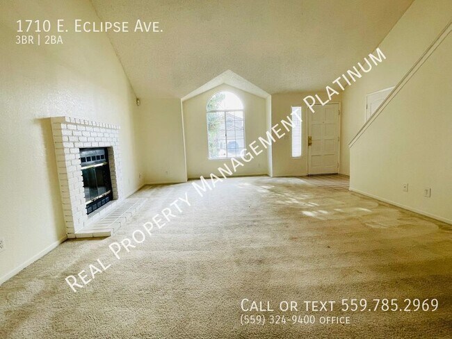Foto del edificio - $1,995 3 Bedroom 2 Bath Home - Maple & Perrin