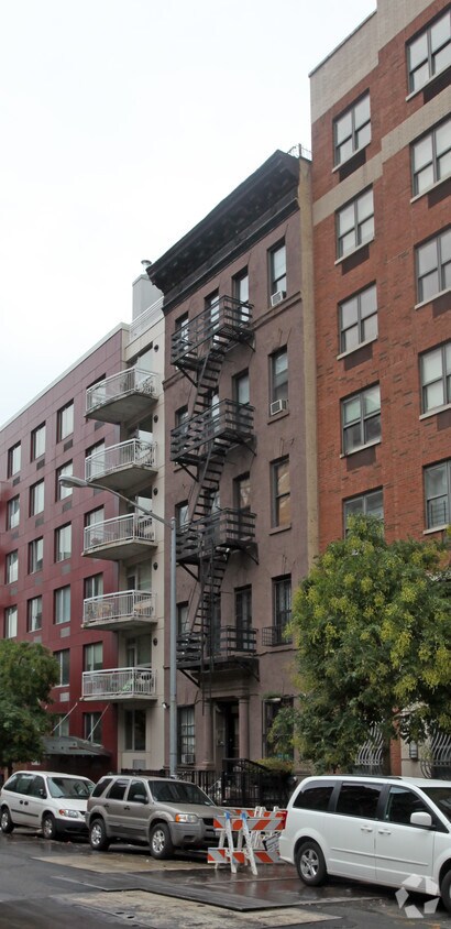 Foto del edificio - 515 W 46th St