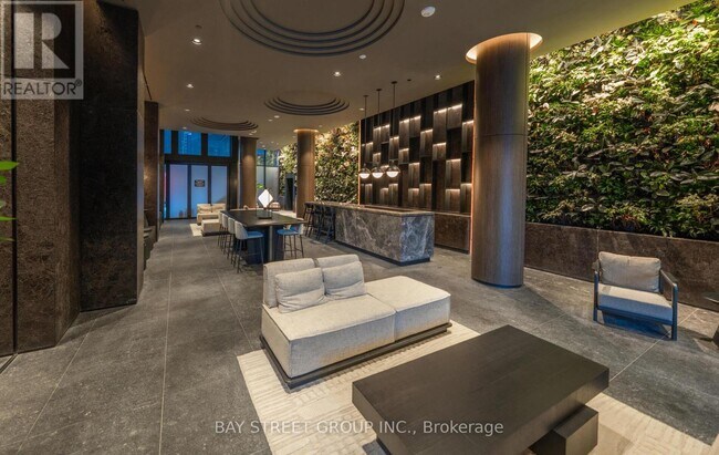 Photo du bâtiment - 110 Broadway Ave