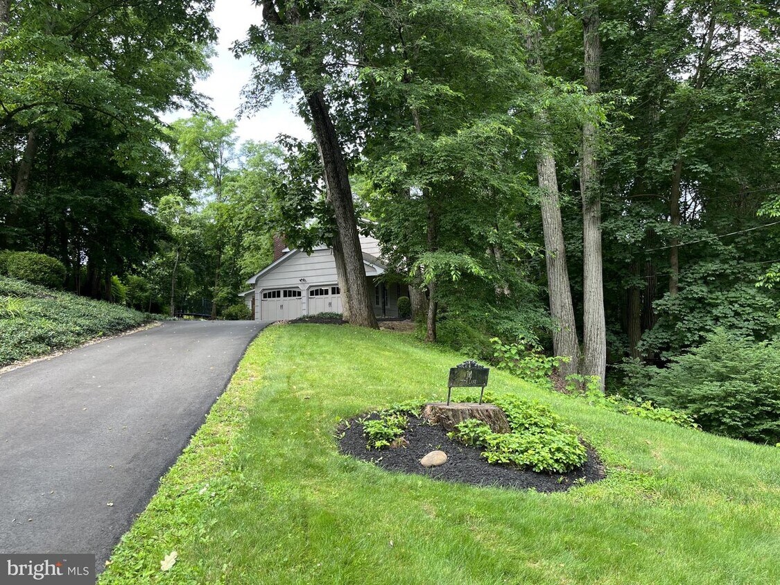 14 Toth Ln, Rocky Hill, NJ 08553 House for Rent in Rocky Hill, NJ