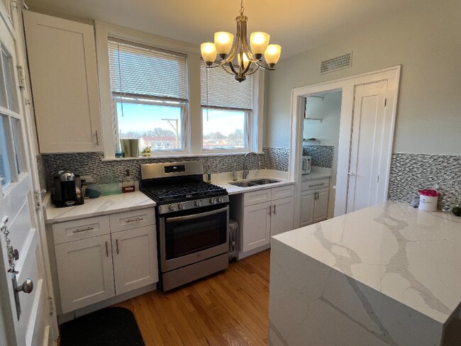 Foto del edificio - 2840 N Lockwood Ave