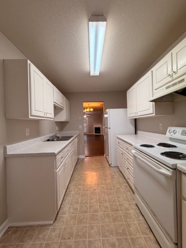 Foto del edificio - 409 Twin Eagles Dr