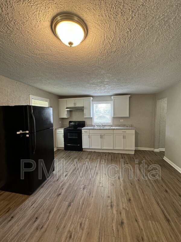 Foto del edificio - 2135 S Exchange St