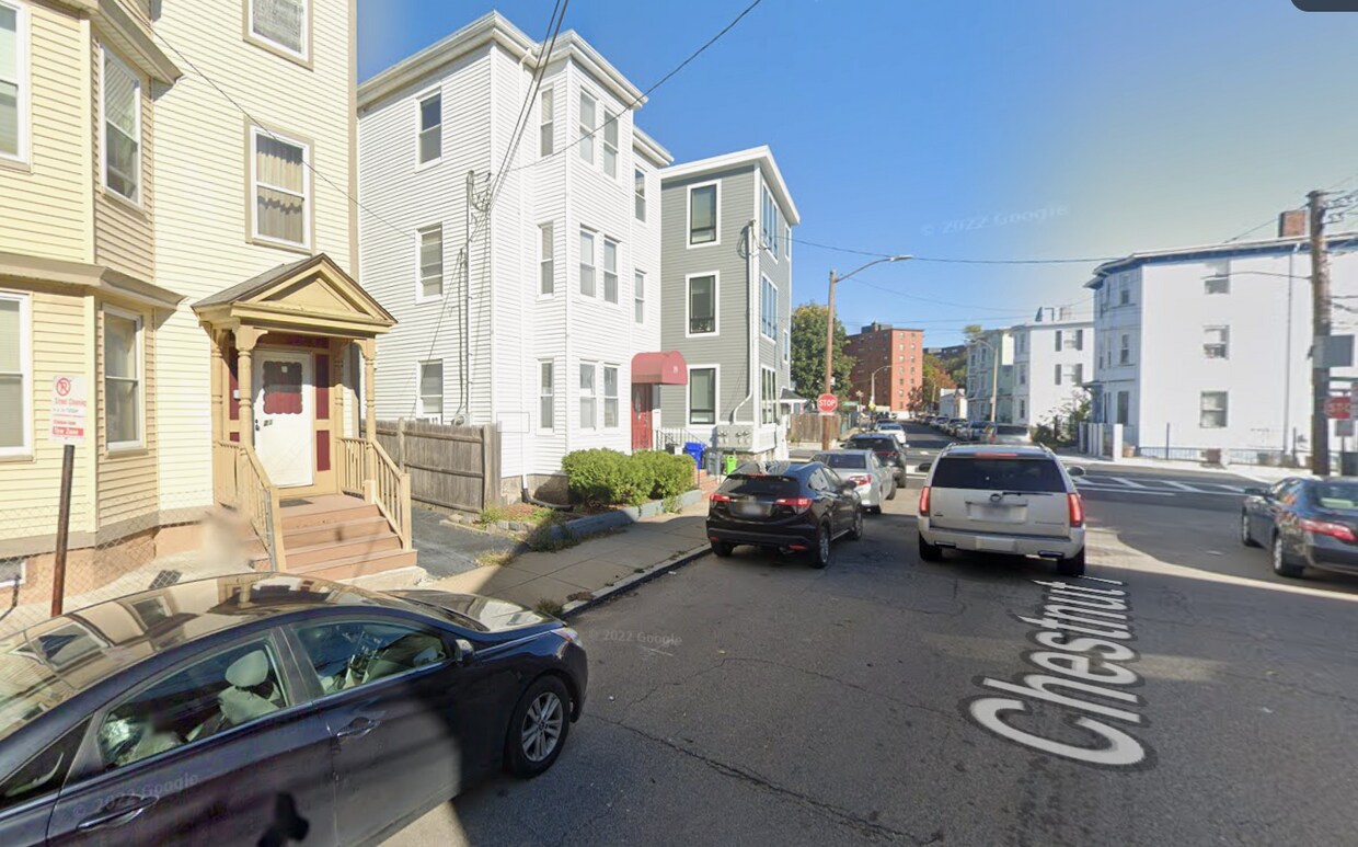 Foto del edificio - 19 Chestnut Hill Ave