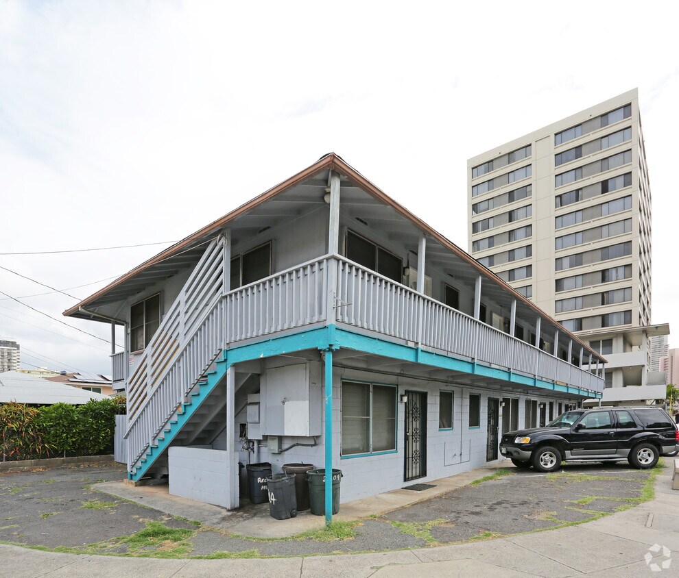 Primary Photo - 2204 Kapiolani Blvd