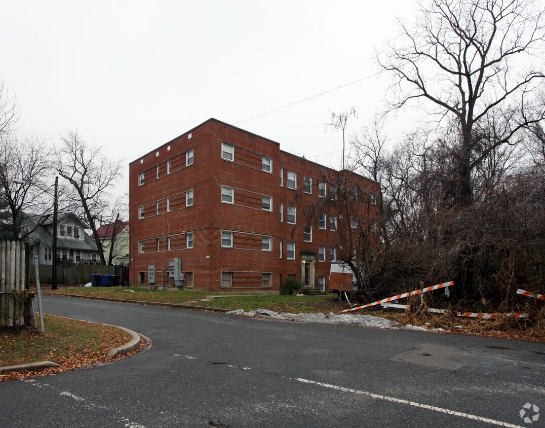 Primary Photo - 3101 Waclark Pl SE