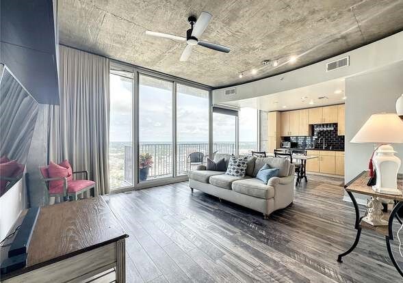 Foto principal - 155 S Court Ave