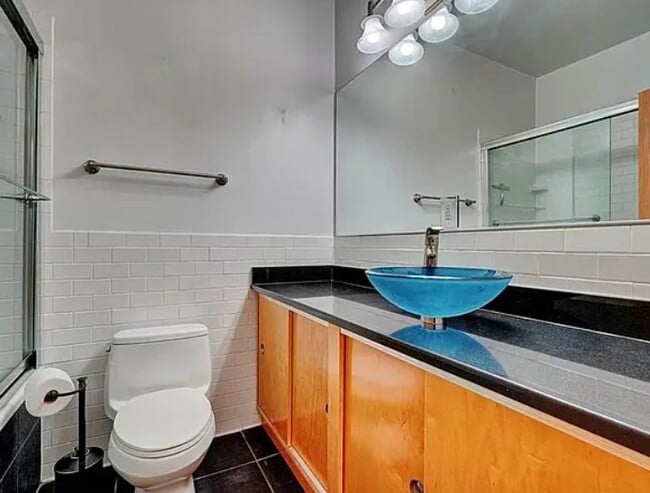 Building Photo - 520 W Olney Rd