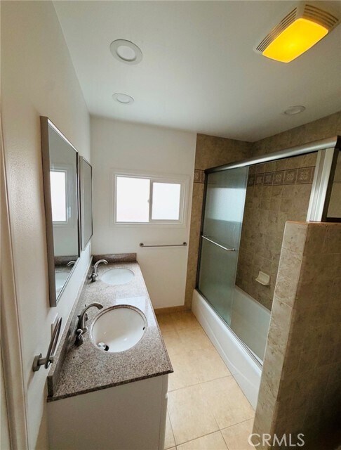 Foto del edificio - 10024 Norwich Ave