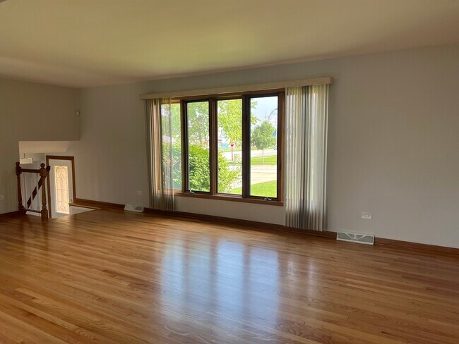 Building Photo - 1202 Iroquois Ln